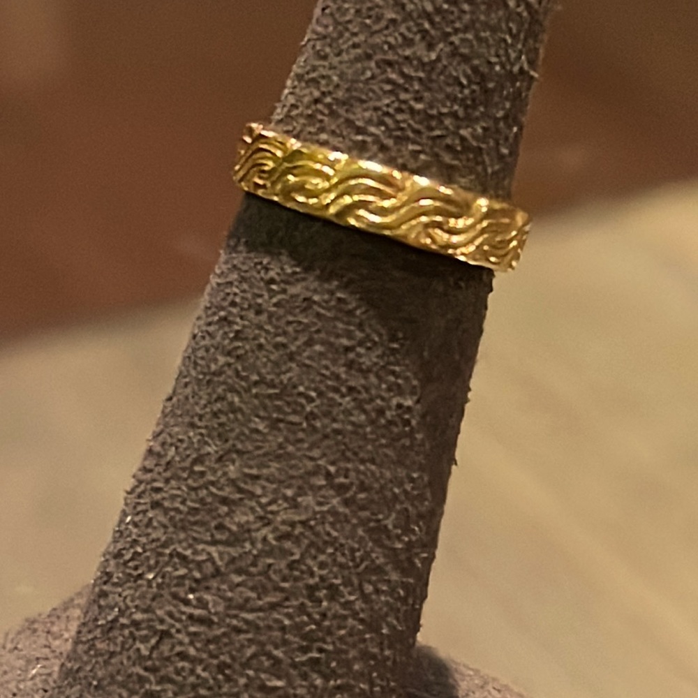 4 1/2 gold colored ring made of brass from India